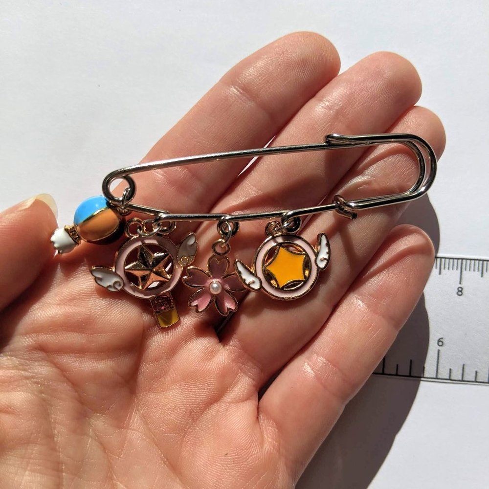 PIN Enamel Brooch with Charms E323 Pink Stars Sakura